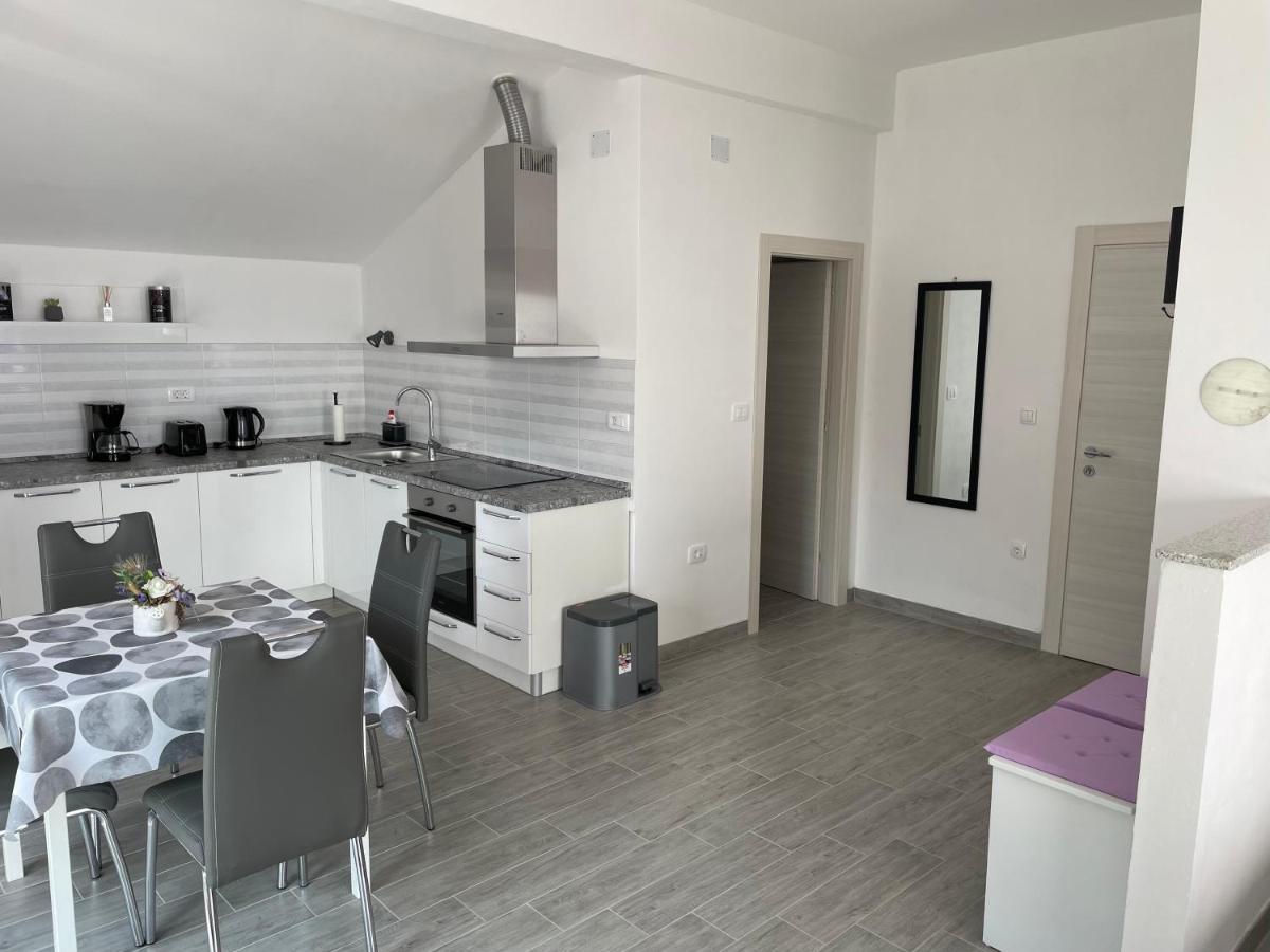 Studio Apartman Rubinic Lovran Bagian luar foto